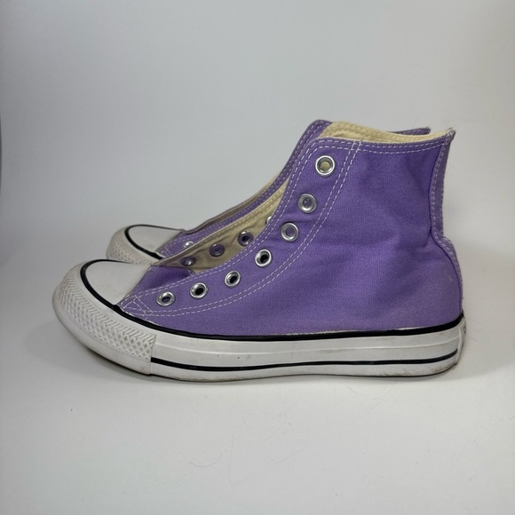 Converse Shoes - Converse size 6.5 Lavender High-Top Sneakers